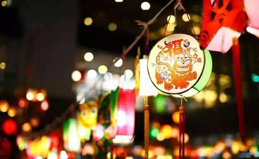 Lanterns and Moon in Radiant Harmony, Craftsmanship and Progress Hand in Hand | Yixinfeng Celebrates the Lantern Festival with You, Embarking on a New Journey of Intelligent Manufacturing